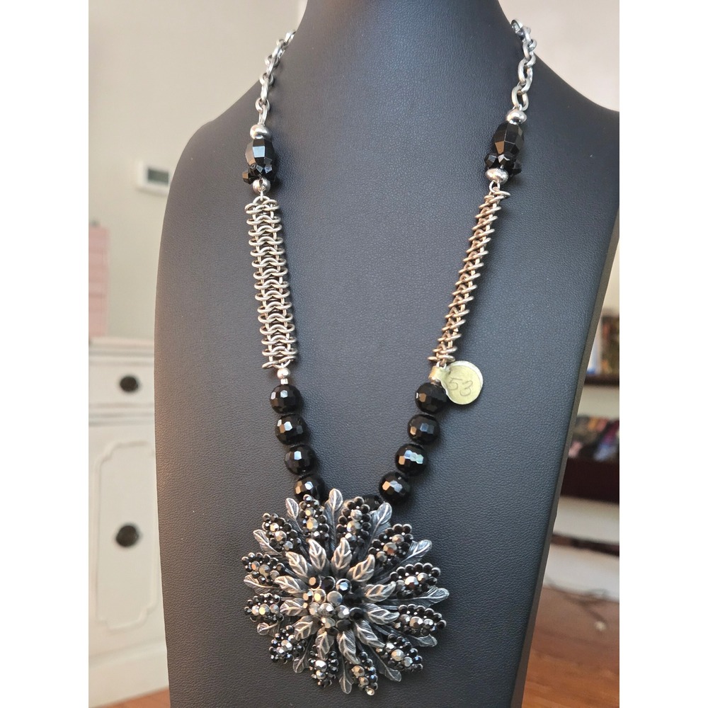 Black Dahlia Floral Necklace Crystals Faceted Beads READ